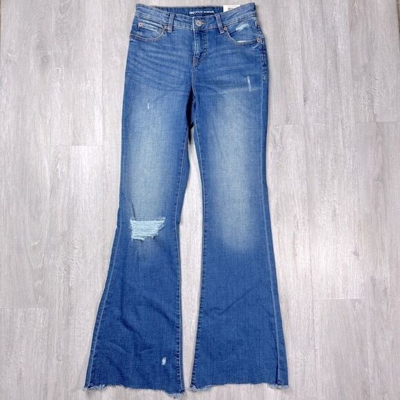 Mid Rise Flared Jeans 2 - Picture 2 of 5